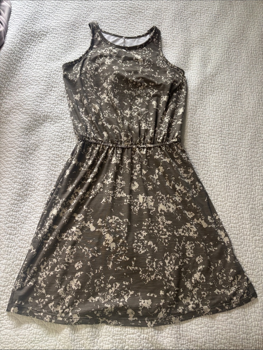 Prana Olive and Cream Sleeveless Elastic-Waist Midi Dress
